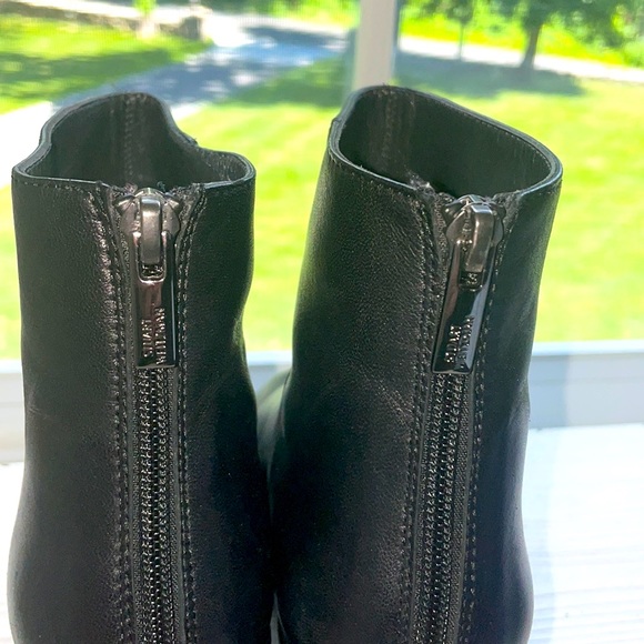Like new Stuart Weitzman ankle boots - Picture 5 of 9